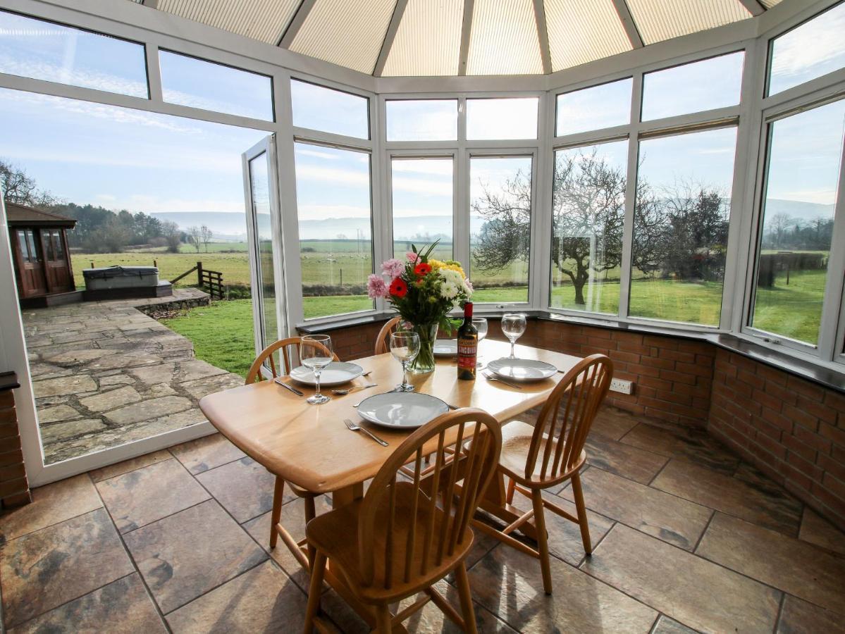 Bicton Lea Villa Acton  Luaran gambar