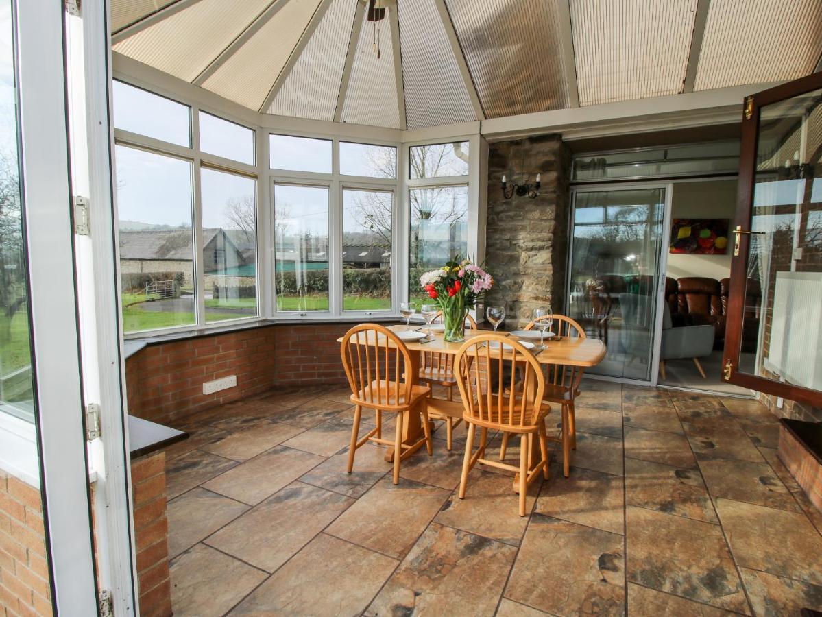 Bicton Lea Villa Acton  Luaran gambar