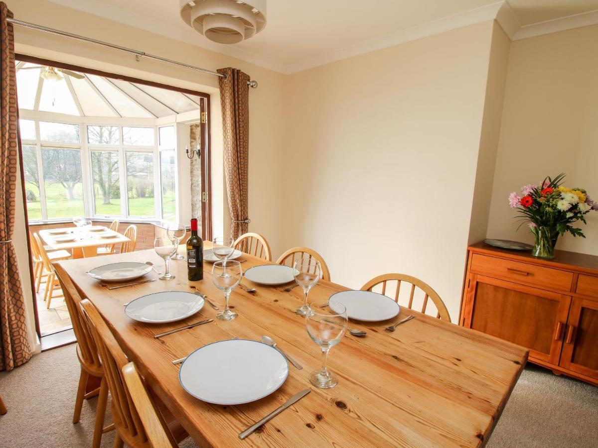 Bicton Lea Villa Acton  Luaran gambar