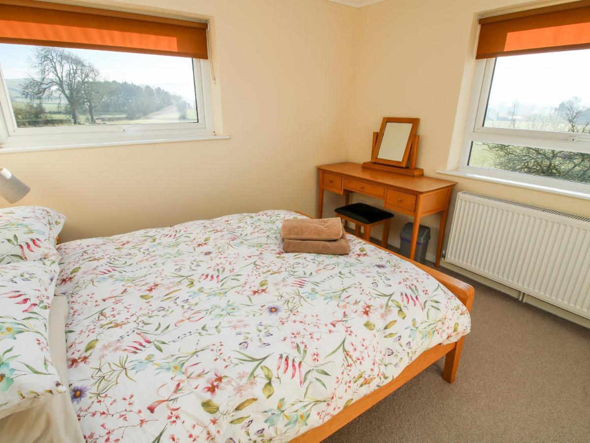 Bicton Lea Villa Acton  Luaran gambar